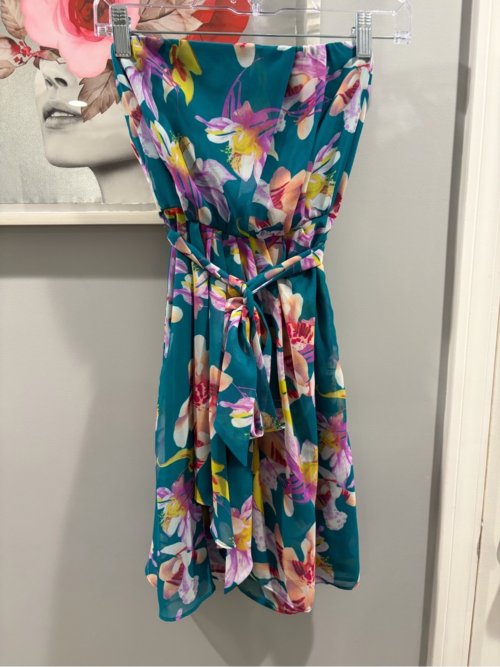 Express Strapless Floral Tie Mini Dress Size 2 - Picture 2 of 10